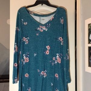 So long sleeve comfort dress. Size large.